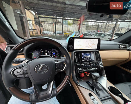 Чорний Лексус ЛХ, об'ємом двигуна 3.35 л та пробігом 8 тис. км за 135000 $, фото 4 на Automoto.ua