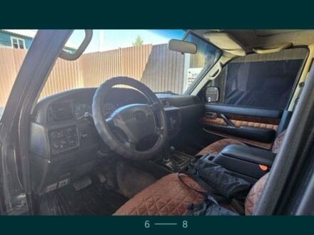 Черный Лексус ЛХ, объемом двигателя 4.48 л и пробегом 70 тыс. км за 21000 $, фото 1 на Automoto.ua