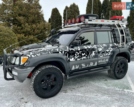 Черный Лексус ЛХ, объемом двигателя 4.7 л и пробегом 281 тыс. км за 30000 $, фото 1 на Automoto.ua