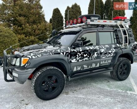 Черный Лексус ЛХ, объемом двигателя 4.7 л и пробегом 260 тыс. км за 30000 $, фото 1 на Automoto.ua