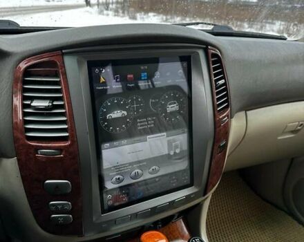 Черный Лексус ЛХ, объемом двигателя 4.7 л и пробегом 287 тыс. км за 18300 $, фото 1 на Automoto.ua