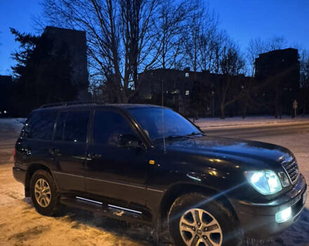 Черный Лексус ЛХ, объемом двигателя 4.7 л и пробегом 335 тыс. км за 17000 $, фото 1 на Automoto.ua