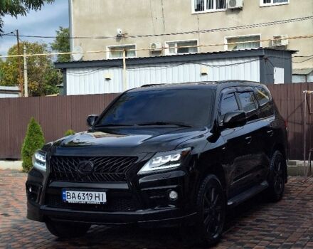 Черный Лексус ЛХ, объемом двигателя 5.7 л и пробегом 240 тыс. км за 26500 $, фото 1 на Automoto.ua
