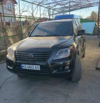 Черный Лексус ЛХ, объемом двигателя 5.66 л и пробегом 200 тыс. км за 21000 $, фото 1 на Automoto.ua
