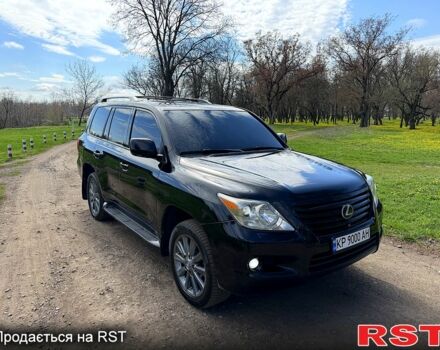 Черный Лексус ЛХ, объемом двигателя 5.7 л и пробегом 280 тыс. км за 23000 $, фото 1 на Automoto.ua