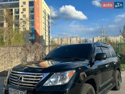 Черный Лексус ЛХ, объемом двигателя 5.66 л и пробегом 247 тыс. км за 21850 $, фото 1 на Automoto.ua