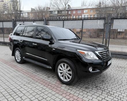 Черный Лексус ЛХ, объемом двигателя 5.7 л и пробегом 257 тыс. км за 19999 $, фото 1 на Automoto.ua