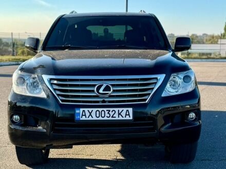 Черный Лексус ЛХ, объемом двигателя 5.66 л и пробегом 251 тыс. км за 16600 $, фото 1 на Automoto.ua