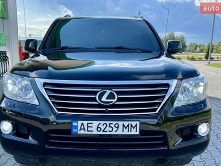 Черный Лексус ЛХ, объемом двигателя 5.66 л и пробегом 284 тыс. км за 23900 $, фото 1 на Automoto.ua