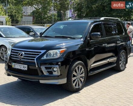 Черный Лексус ЛХ, объемом двигателя 5.66 л и пробегом 302 тыс. км за 26000 $, фото 1 на Automoto.ua