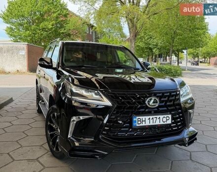 Черный Лексус ЛХ, объемом двигателя 5.66 л и пробегом 265 тыс. км за 38500 $, фото 1 на Automoto.ua