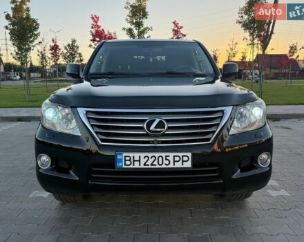 Черный Лексус ЛХ, объемом двигателя 5.66 л и пробегом 191 тыс. км за 27850 $, фото 1 на Automoto.ua