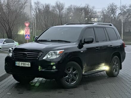 Черный Лексус ЛХ, объемом двигателя 5.7 л и пробегом 187 тыс. км за 29900 $, фото 1 на Automoto.ua