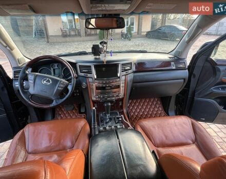 Черный Лексус ЛХ, объемом двигателя 5.7 л и пробегом 205 тыс. км за 28500 $, фото 1 на Automoto.ua