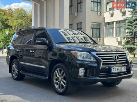 Черный Лексус ЛХ, объемом двигателя 5.66 л и пробегом 260 тыс. км за 31000 $, фото 1 на Automoto.ua