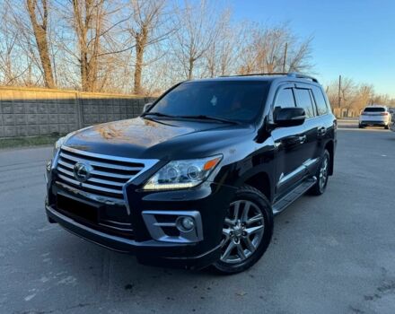 Черный Лексус ЛХ, объемом двигателя 5.7 л и пробегом 185 тыс. км за 36500 $, фото 1 на Automoto.ua