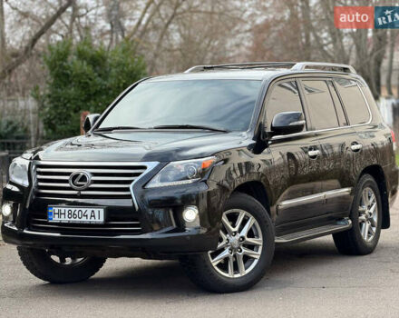Черный Лексус ЛХ, объемом двигателя 5.66 л и пробегом 178 тыс. км за 33900 $, фото 1 на Automoto.ua