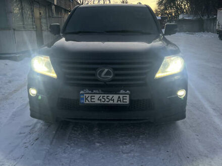 Черный Лексус ЛХ, объемом двигателя 5.66 л и пробегом 207 тыс. км за 41000 $, фото 1 на Automoto.ua