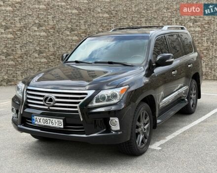 Черный Лексус ЛХ, объемом двигателя 5.66 л и пробегом 262 тыс. км за 37900 $, фото 1 на Automoto.ua