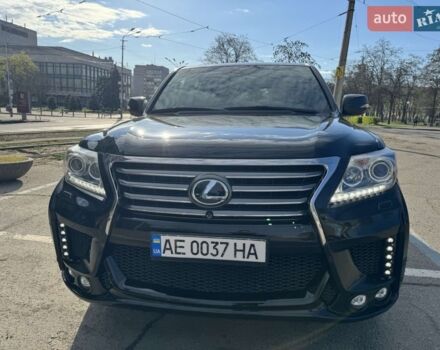 Черный Лексус ЛХ, объемом двигателя 5.66 л и пробегом 180 тыс. км за 43700 $, фото 1 на Automoto.ua