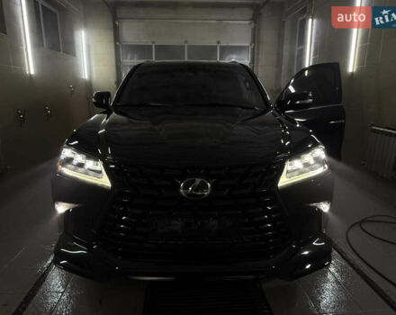 Черный Лексус ЛХ, объемом двигателя 5.66 л и пробегом 82 тыс. км за 58000 $, фото 1 на Automoto.ua