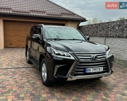 Черный Лексус ЛХ, объемом двигателя 4.46 л и пробегом 127 тыс. км за 71500 $, фото 1 на Automoto.ua