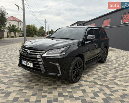 Черный Лексус ЛХ, объемом двигателя 4.46 л и пробегом 123 тыс. км за 65500 $, фото 1 на Automoto.ua