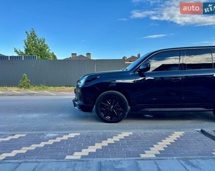 Черный Лексус ЛХ, объемом двигателя 4.46 л и пробегом 129 тыс. км за 63600 $, фото 1 на Automoto.ua