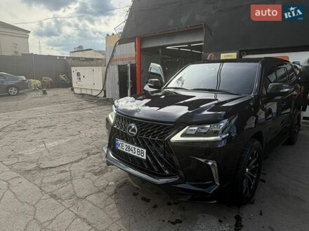 Черный Лексус ЛХ, объемом двигателя 4.46 л и пробегом 188 тыс. км за 57000 $, фото 1 на Automoto.ua