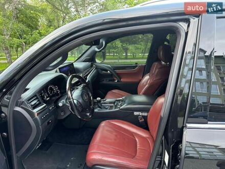 Черный Лексус ЛХ, объемом двигателя 5.66 л и пробегом 140 тыс. км за 68000 $, фото 1 на Automoto.ua
