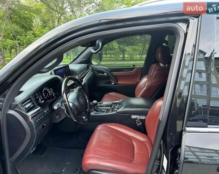 Черный Лексус ЛХ, объемом двигателя 5.66 л и пробегом 140 тыс. км за 68000 $, фото 1 на Automoto.ua