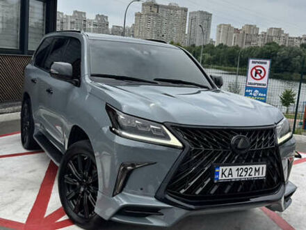 Лексус ЛХ 2017 в Киеве на Automoto.ua Черный Лексус ЛХ, объемом двигателя 5.66 л и пробегом 106 тыс. км за 70000 $, фото 1 на Automoto.ua