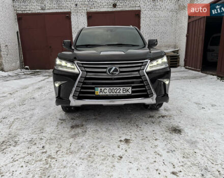 Чорний Лексус ЛХ, об'ємом двигуна 4.46 л та пробігом 126 тис. км за 63000 $, фото 1 на Automoto.ua