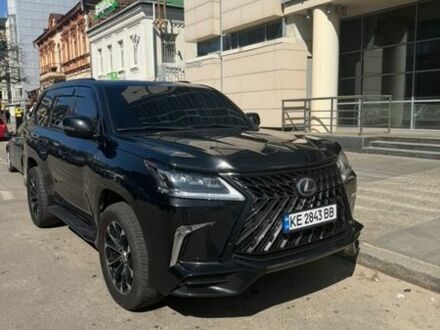 Черный Лексус ЛХ, объемом двигателя 4.46 л и пробегом 180 тыс. км за 70000 $, фото 1 на Automoto.ua