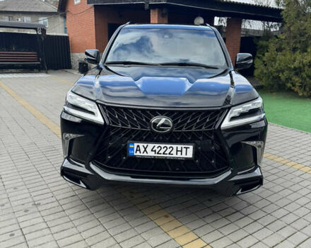 Черный Лексус ЛХ, объемом двигателя 5.7 л и пробегом 106 тыс. км за 81000 $, фото 1 на Automoto.ua