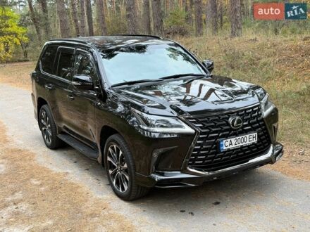 Чорний Лексус ЛХ, об'ємом двигуна 5.7 л та пробігом 50 тис. км за 102000 $, фото 1 на Automoto.ua