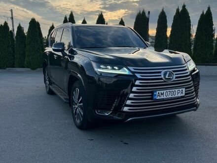 Чорний Лексус ЛХ, об'ємом двигуна 3.35 л та пробігом 62 тис. км за 112000 $, фото 1 на Automoto.ua
