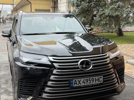 Черный Лексус ЛХ, объемом двигателя 3.35 л и пробегом 8 тыс. км за 135000 $, фото 1 на Automoto.ua