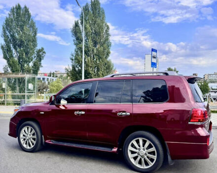 Красный Лексус ЛХ, объемом двигателя 5.66 л и пробегом 285 тыс. км за 39999 $, фото 2 на Automoto.ua