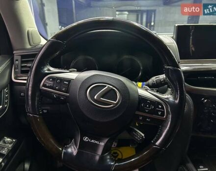 Красный Лексус ЛХ, объемом двигателя 5.7 л и пробегом 149 тыс. км за 74999 $, фото 10 на Automoto.ua