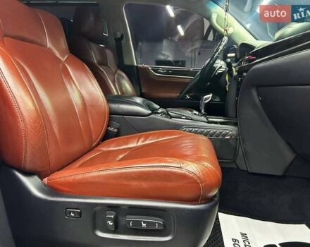 Красный Лексус ЛХ, объемом двигателя 5.7 л и пробегом 149 тыс. км за 74999 $, фото 13 на Automoto.ua