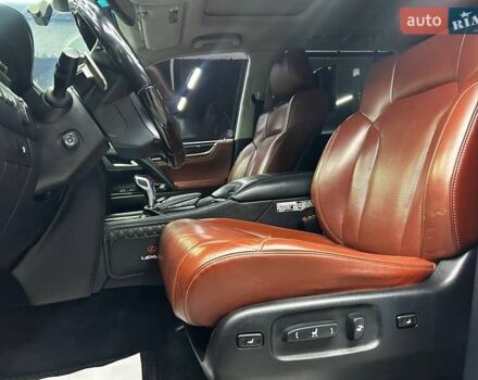 Красный Лексус ЛХ, объемом двигателя 5.7 л и пробегом 149 тыс. км за 74999 $, фото 6 на Automoto.ua
