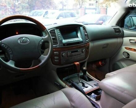 Лексус ЛХ, объемом двигателя 0 л и пробегом 248 тыс. км за 17777 $, фото 17 на Automoto.ua