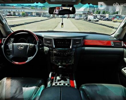 Лексус ЛХ, объемом двигателя 0 л и пробегом 262 тыс. км за 32500 $, фото 16 на Automoto.ua
