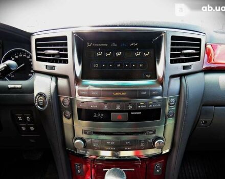 Лексус ЛХ, объемом двигателя 0 л и пробегом 262 тыс. км за 32500 $, фото 18 на Automoto.ua