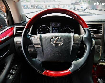 Лексус ЛХ, объемом двигателя 0 л и пробегом 262 тыс. км за 32500 $, фото 17 на Automoto.ua