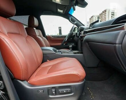 Лексус ЛХ, объемом двигателя 4.5 л и пробегом 44 тыс. км за 88690 $, фото 5 на Automoto.ua