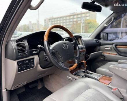 Лексус ЛХ, объемом двигателя 0 л и пробегом 345 тыс. км за 21000 $, фото 18 на Automoto.ua