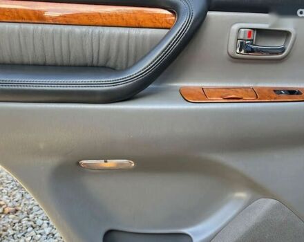 Лексус ЛХ, об'ємом двигуна 0 л та пробігом 228 тис. км за 18700 $, фото 24 на Automoto.ua