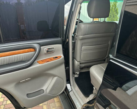 Лексус ЛХ, объемом двигателя 0 л и пробегом 310 тыс. км за 13500 $, фото 21 на Automoto.ua